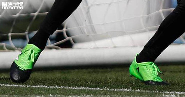 皇马阿迪达斯黑色,皇马群星最新配色