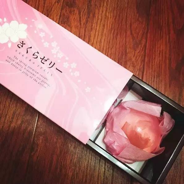 樱花限定款，一起粉出少女味｜时令