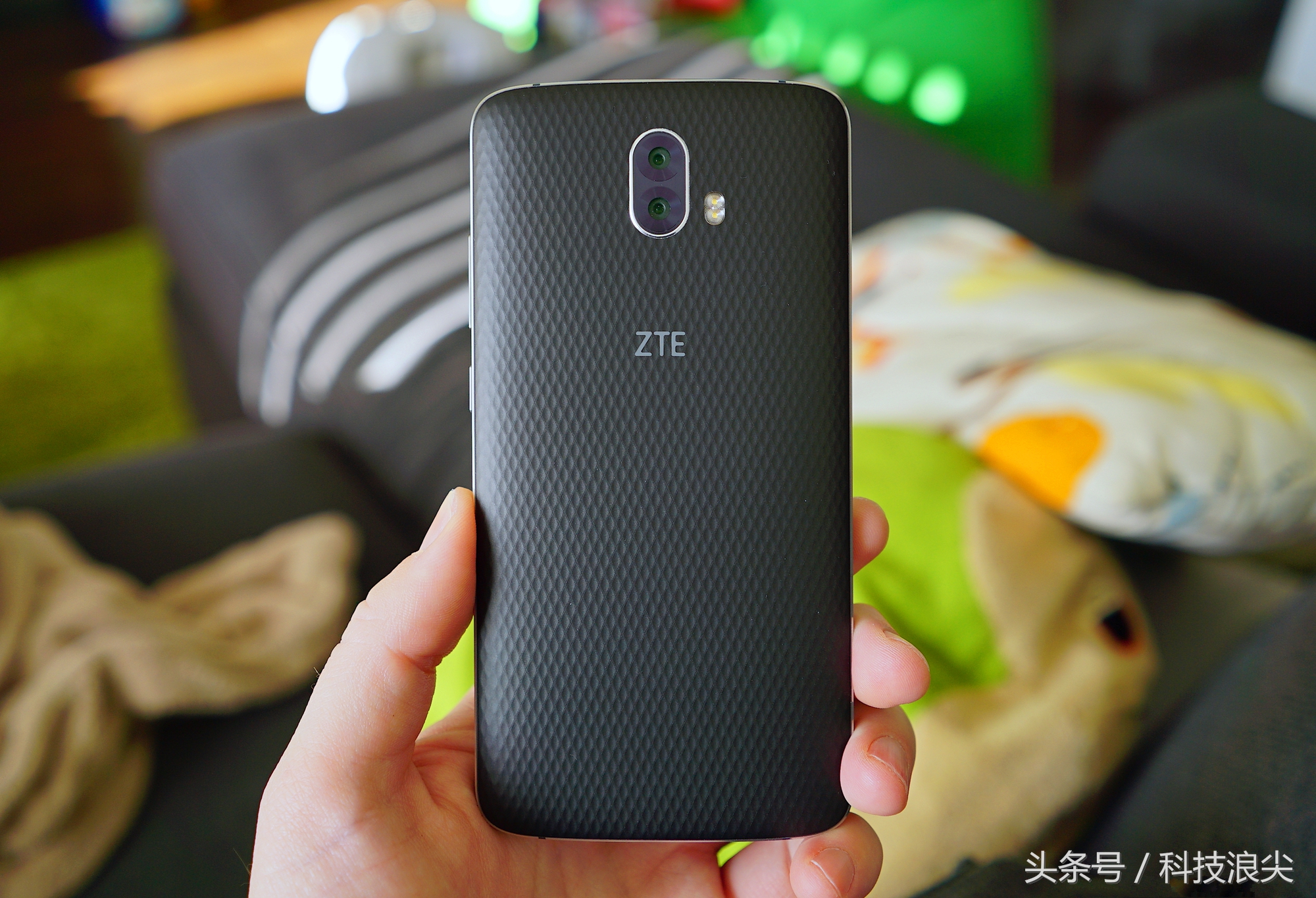 中兴8pro测评,中兴v8对比评测