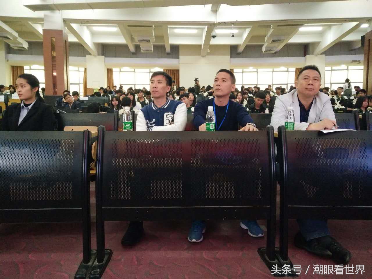 *片鸦**战争博物馆禁毒讲座走进纺校