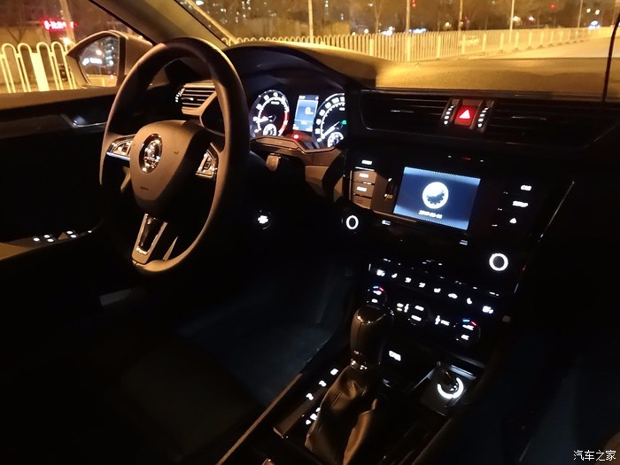 2016款速派330智行版大灯高度调节,2016款速派330tsidsg智行版