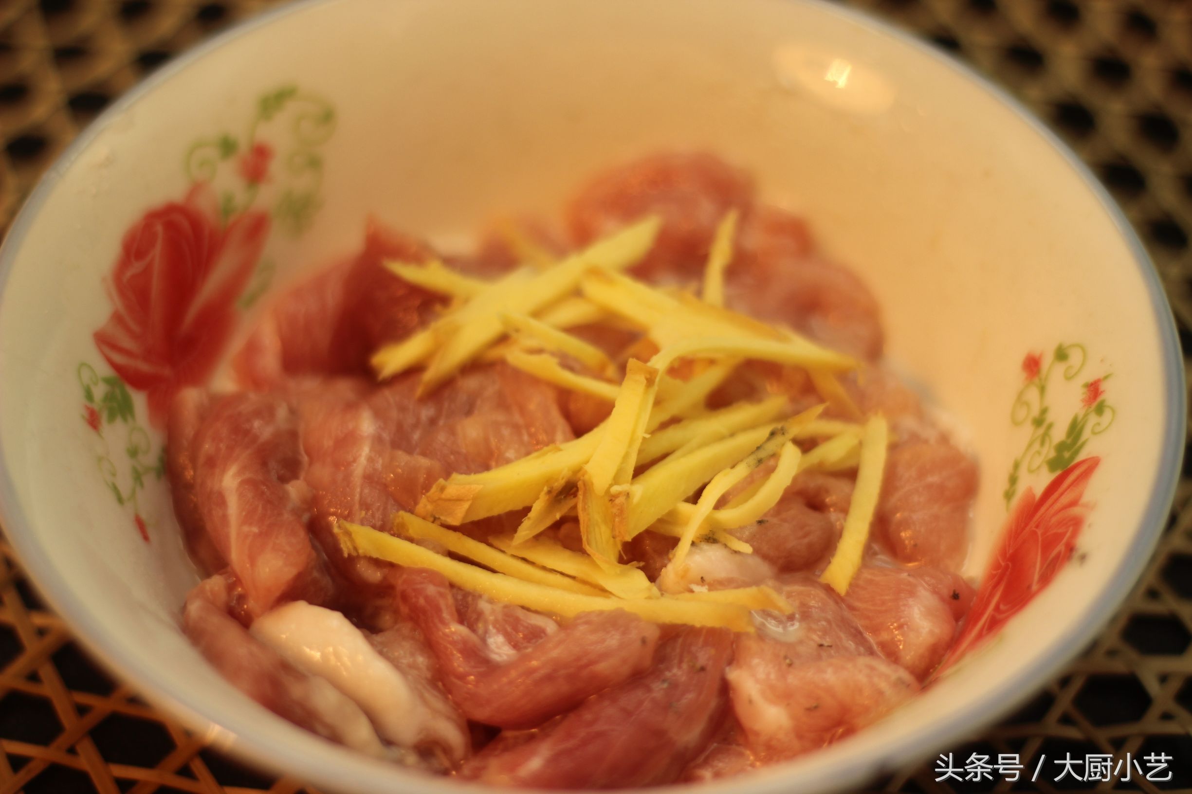 人老了长老年斑跟白斑,人老了长老年斑是什么原因