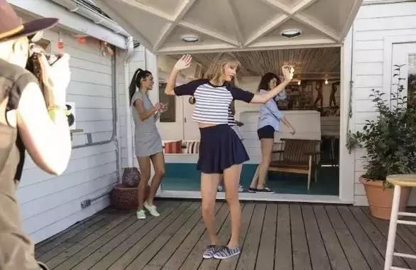 35岁还能穿匡威帆布鞋吗,匡威帆布鞋现在还可以穿吗