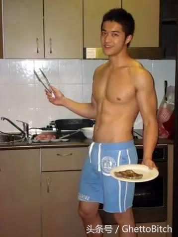 后宫离花传｜RMIUC从十八线深柜男孩到名媛一姐的故事