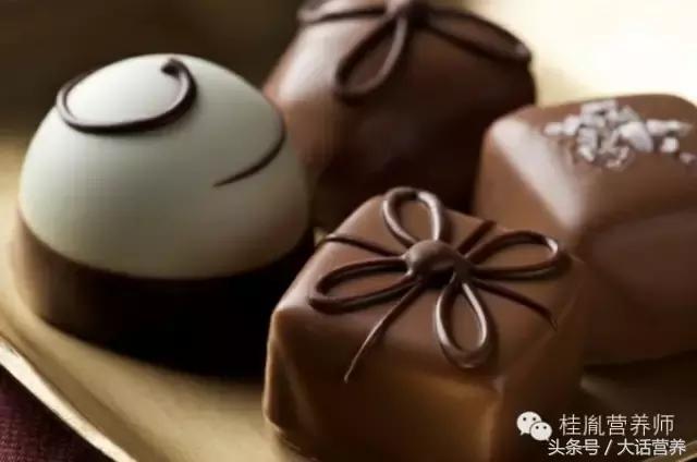 哺乳期可以吃火炬雪糕么,哺乳期能吃巧克力酱吗