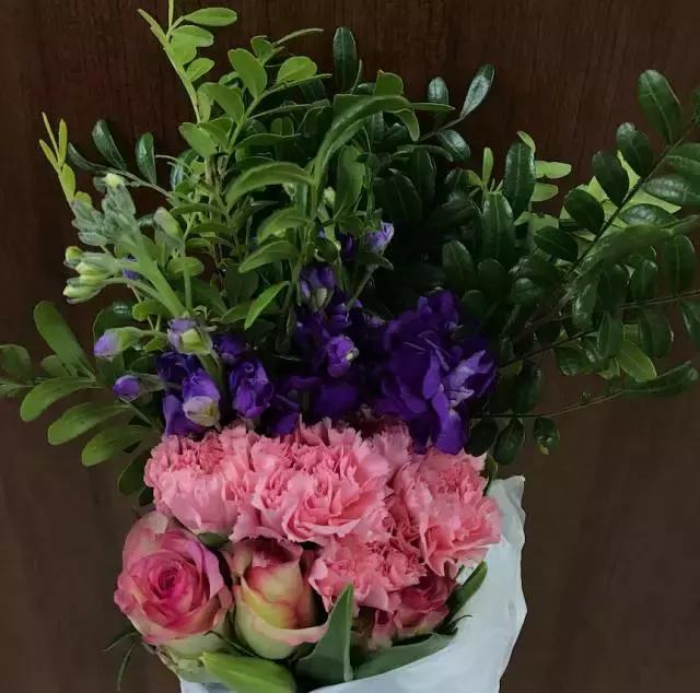 我们用1000元的教训告诉你:包月鲜花全是坑!一家都不推荐!