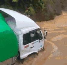 神龙大摆尾恶搞,神龙摆尾车的搞笑视频