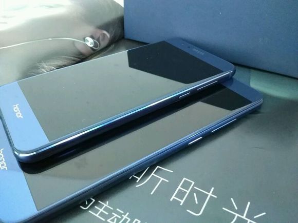 魅海蓝和哪种蓝色接近,魅海蓝和幻夜黑哪个颜色好