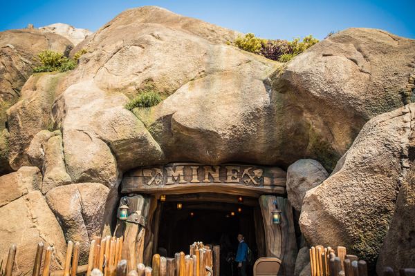 上海迪士尼乐园吃什么比较划算,上海迪士尼酒店住宿攻略