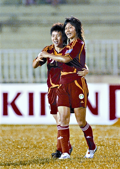 女足运动员16岁成为主力，24岁退役，一度摆地摊也不愿再踢球