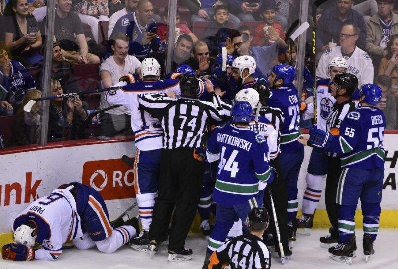 球场比赛打架犯法吗,盘点球场上那些暴力冲突