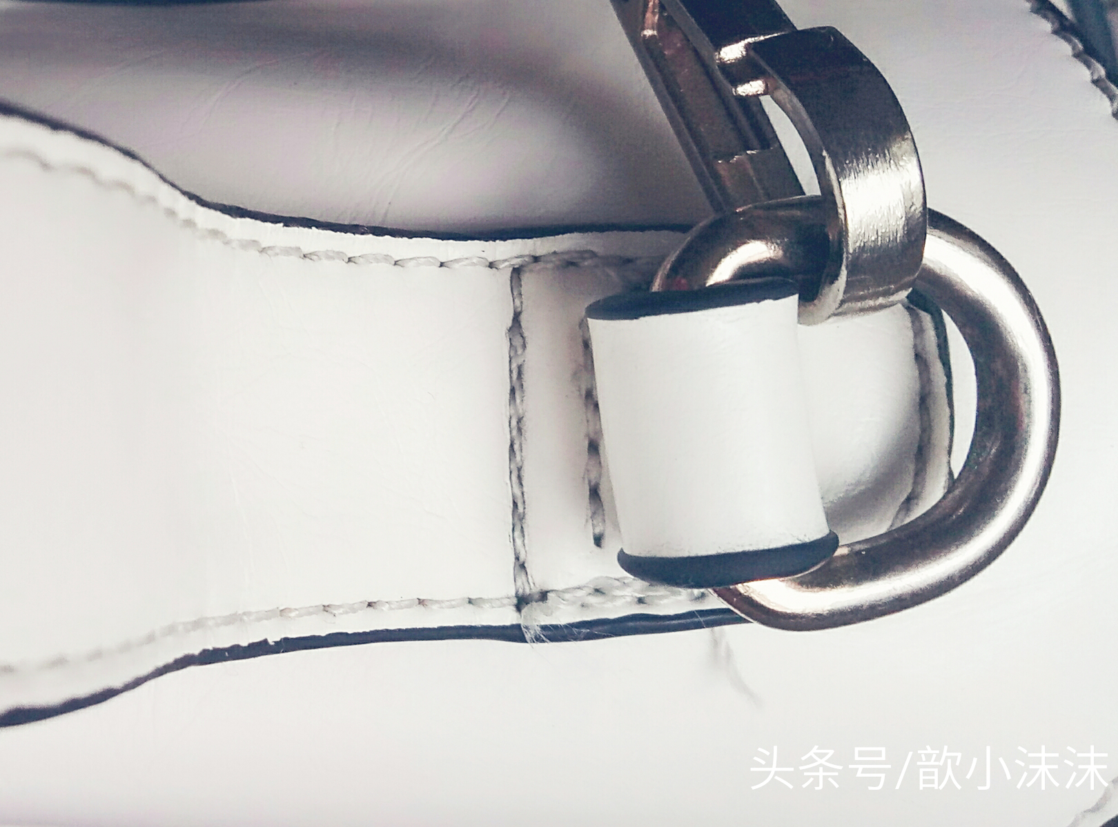 包包氧化发黄了怎么办,白色包包发黄怎样能恢复原样