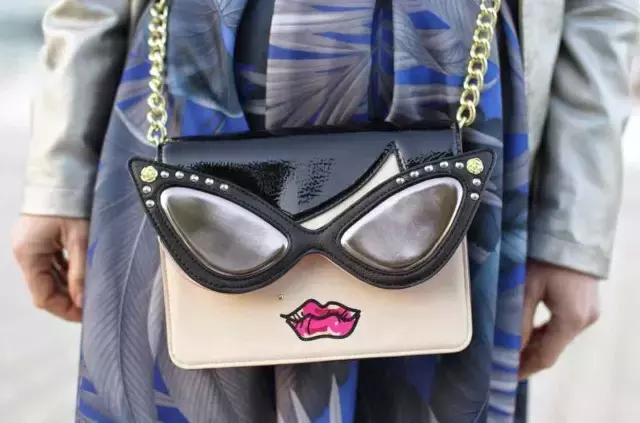 这几款包包让你美腻一个冬季,这几款包包让你一包背进时尚圈