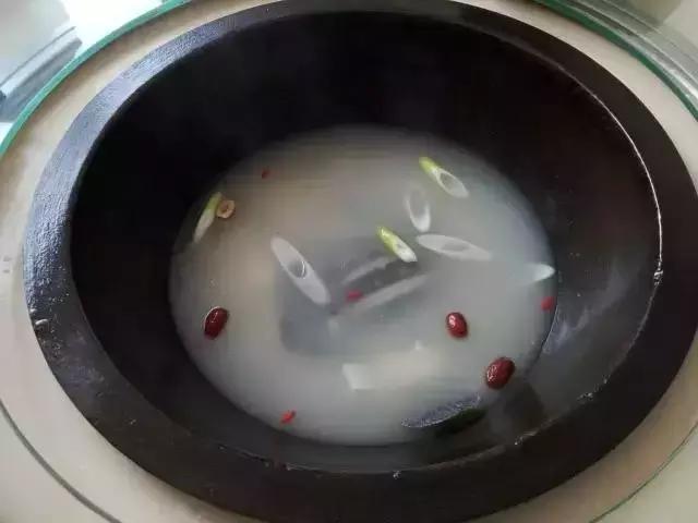 草帽石锅鱼正宗做法,草帽鱼蒸汽石锅鱼家常做法