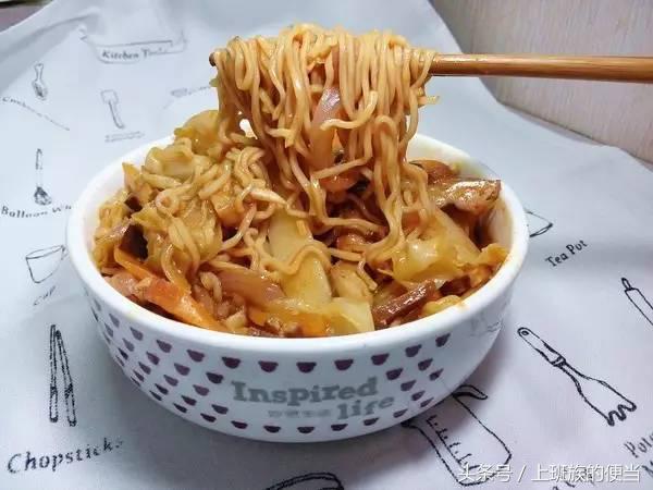 超好吃的泡面怎么吃,这样泡的泡面比平时好吃十倍