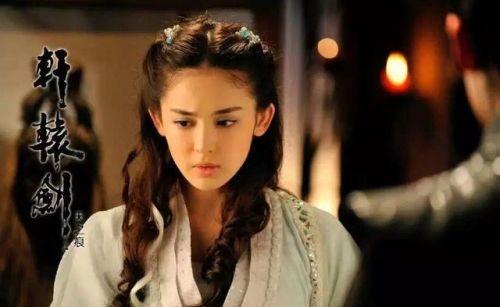 古力娜扎和迪丽热巴都是新疆人吗,迪丽热巴与古力娜扎你更喜欢谁