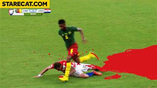 足球搞笑gif网友恶搞,足球搞笑过人集锦gif