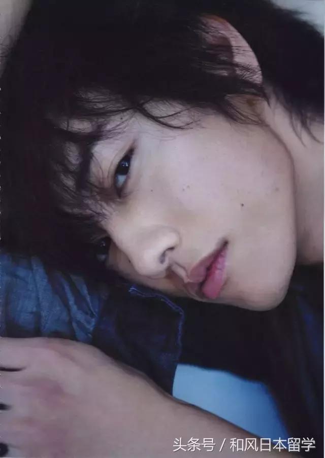 佐藤健生活中究竟是个什么样的人,佐藤健被评为最想拥有的容貌之一