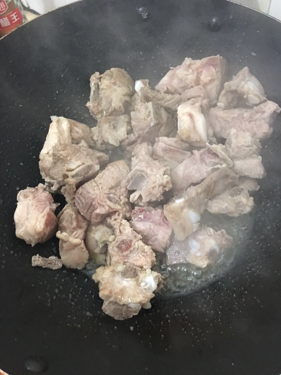 排骨汤入味的正确方法,如何炖排骨汤才能肉烂骨酥