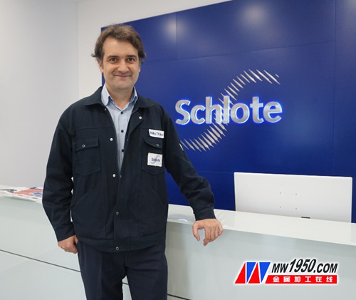 整条生产线自动化程度高,整条生产线包装人工很少