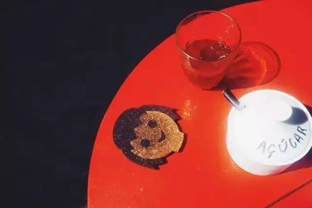 去年夏天，他几乎花光了全部积蓄流浪巴西，去了这些自由有趣的咖啡馆