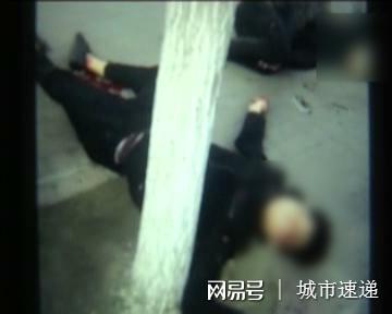 德惠两高中生被杀,中学学校门前学生被捅多刀死亡