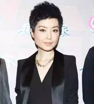 大方脸大饼脸发型,适合脸大且不对称脸型的发型