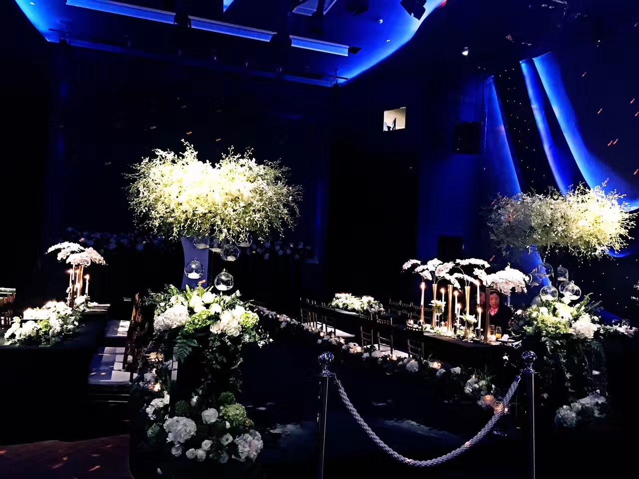 婚礼会所和酒店哪个好,结婚在家里办还是酒店办