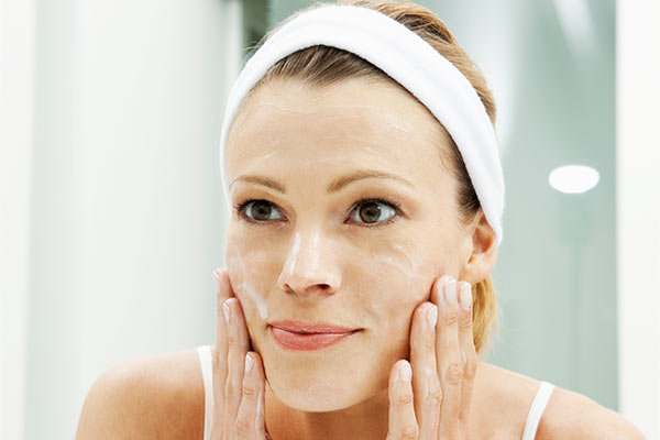 怎么护肤可以达到年轻10岁,护肤干货分享让你年轻10岁的秘密