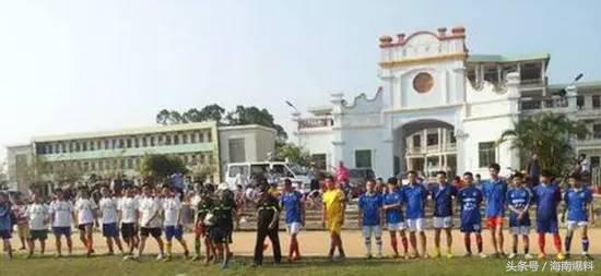 你好，我叫抱罗，我来自海南文昌！