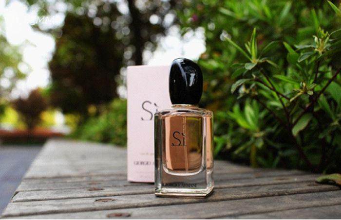每个女人离不开香水,每个女人都离不开香水