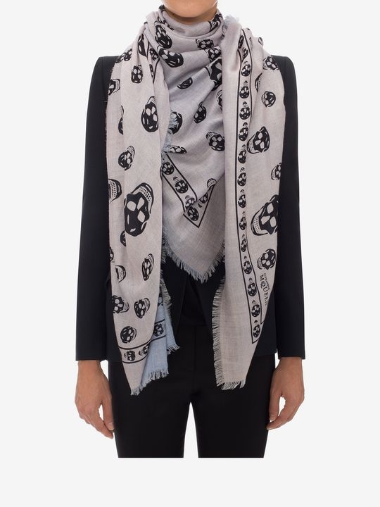 城嫂方媛的半年时尚进程，淘宝卖女装三百有交易自己则穿迪奥春装