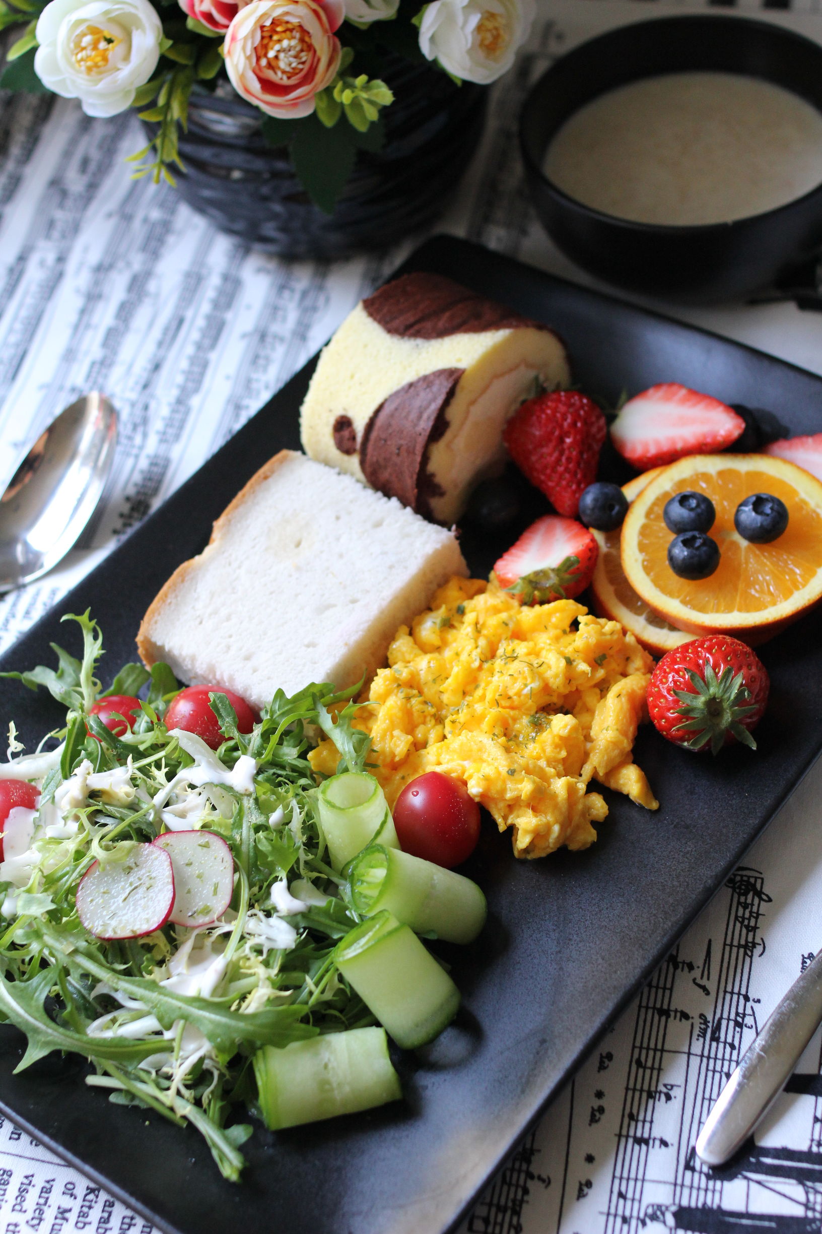 黑白花奶牛与娟姗奶牛的区别,黄白花奶牛好还是黑白花奶牛好