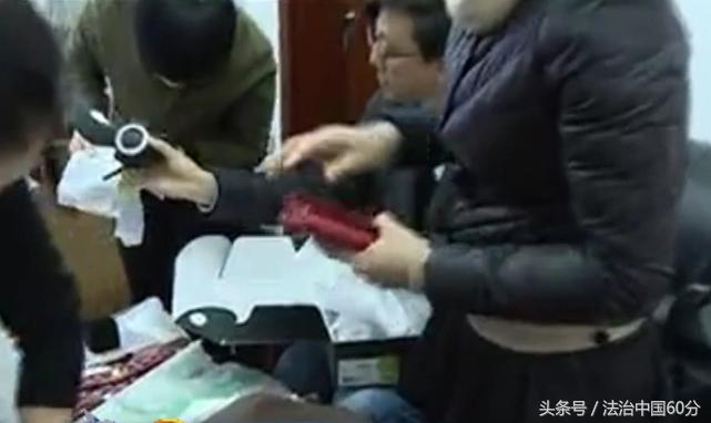 女子花5万买奢侈品背后的真相,妻子花钱大手大脚没钱了就生气