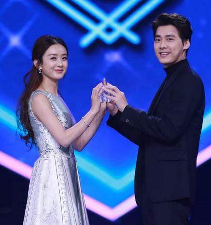 赵丽颖与李易峰同台的照片,赵丽颖和李易峰合照大全