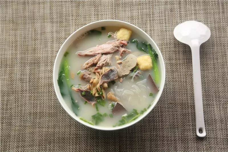 来一碗热乎乎的老鸭粉丝汤,最好吃的老鸭粉丝汤