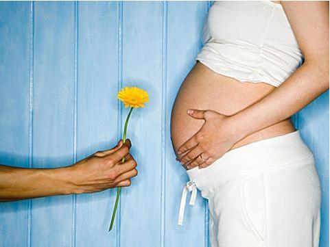 多囊自然怀孕是好的征兆吗,多囊两侧40多个卵泡怎么办