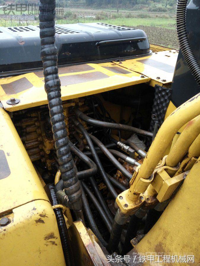 二手小松200-7装车视频,小松200-7老款新款