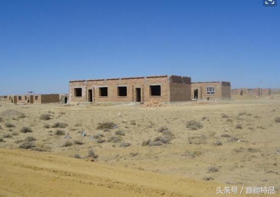 新疆戈壁海蓝宝石一克拉多少钱,新疆阿勒泰戈壁海蓝宝石原石