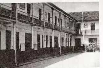 我很怀念以前的母校,我的母校没了什么意思