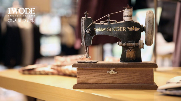 她只用五个字就爆出了定制服装的惊天秘密！