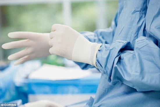 爱护菊花，两个手指就能搞定！