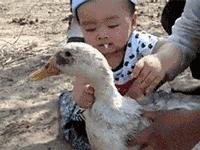 宝宝吃手口欲期的各个阶段,口欲期怎么教孩子吃手