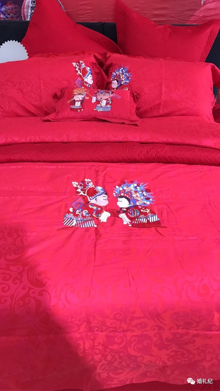 刘诗诗钟丽缇礼服搭配,刘诗诗大婚同款四件套