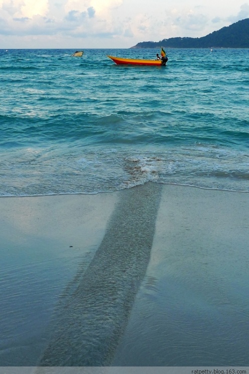 在孤独小岛上追蜥蜴、为岛民演奏音乐、玩浮潜、品冰咖啡，好享受