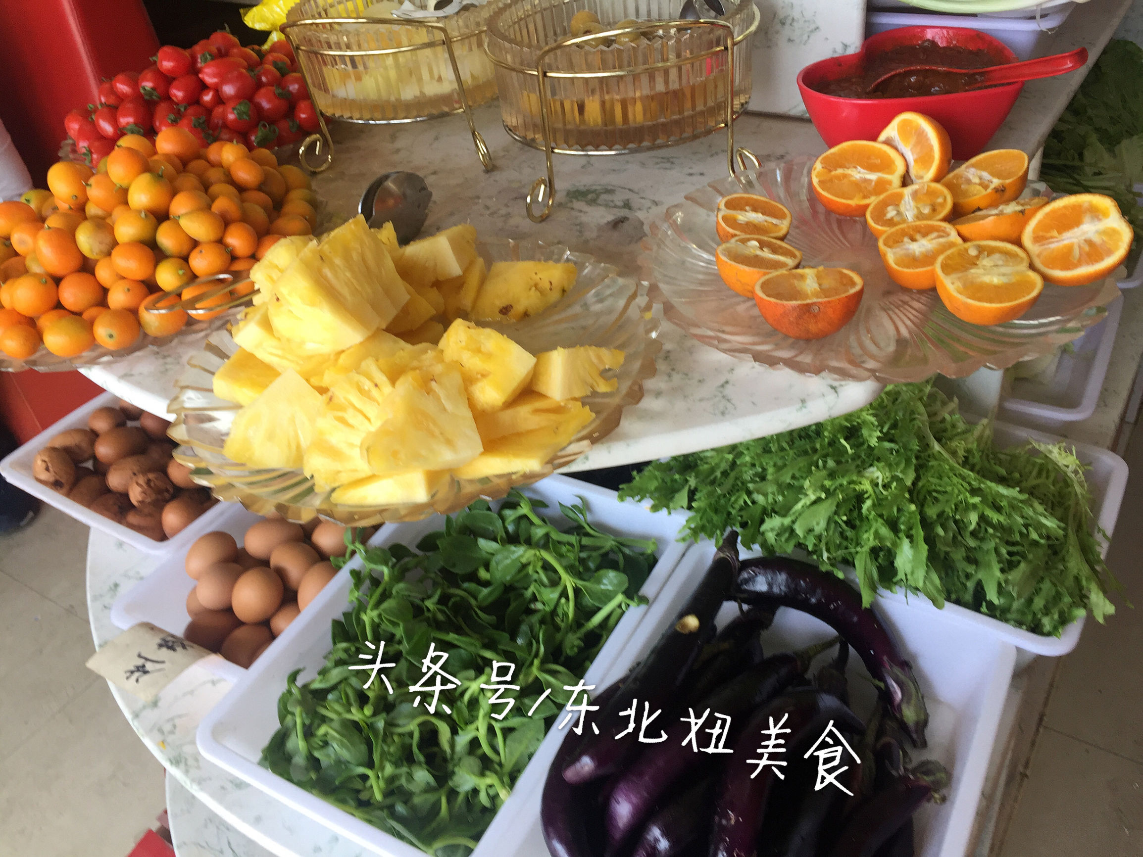 吃自助没吃多少就很撑,吃自助火锅没吃几口就饱了