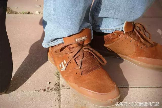 经典的滑板鞋,完美的碳板跑鞋