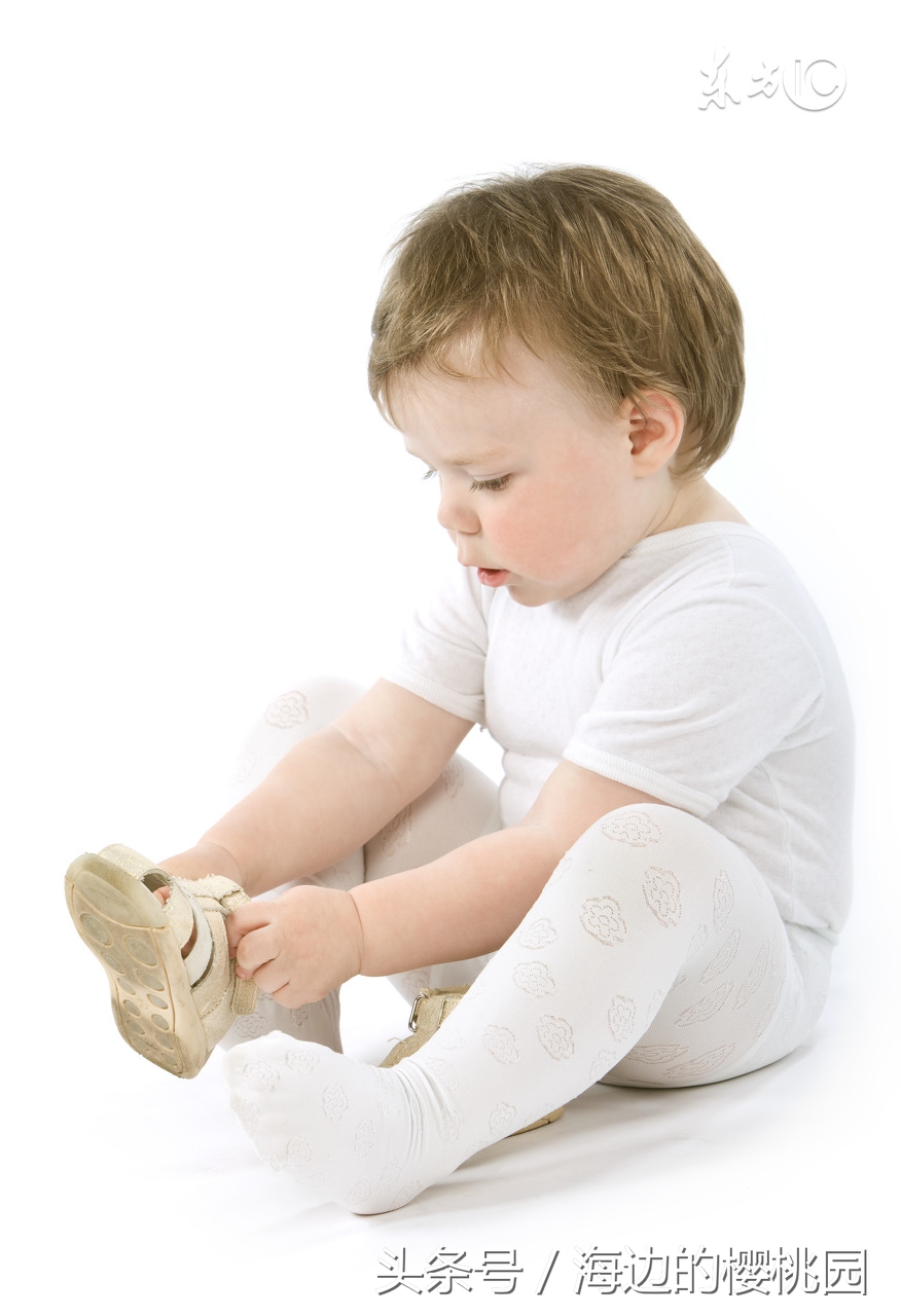一双旧鞋子引发的哭闹，这样来解决更有利于孩子成长