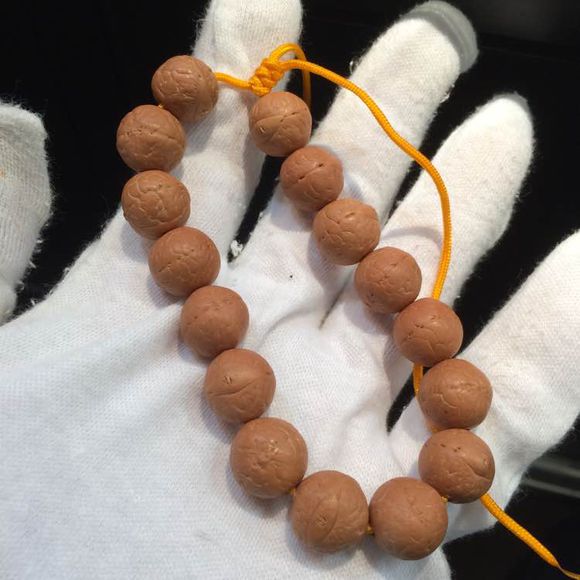 凤眼菩提要怎么盘玩才更容易包浆,酥油供凤眼菩提值得盘玩吗