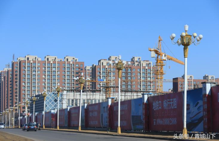 记者探盘*合六**一方力行小学已经动工亚泰足球主题公园待建